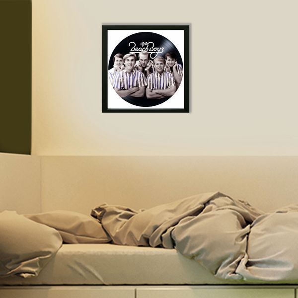 Настінний вініловий декор в дерев'яній рамці The Beach Boys, розміром 36см 579-4-1 фото