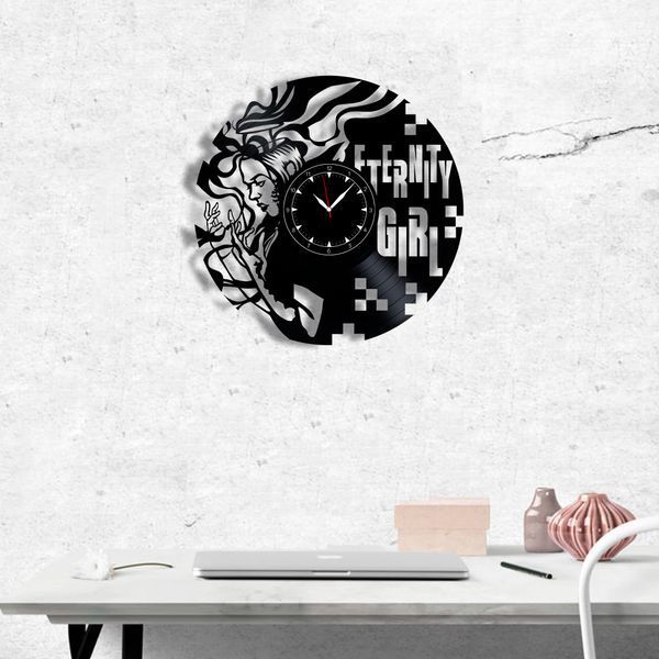 Настінний вініловий годинник Дівчина-вічність, діаметр 30см Vinyl-Clock-C-Eternity Girl-1 фото