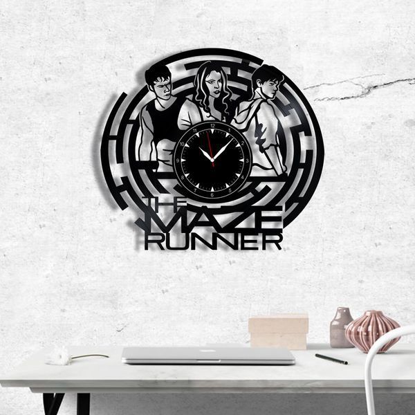 Настінний вініловий годинник Той, що біжить лабіринтом, діаметр 30см Vinyl-Clock-M-The Maze Runner-1 фото