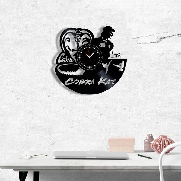 Настінний вініловий годинник Кобра Кай, діаметр 30см Vinyl-Clock-M-Cobra Kai-1 фото