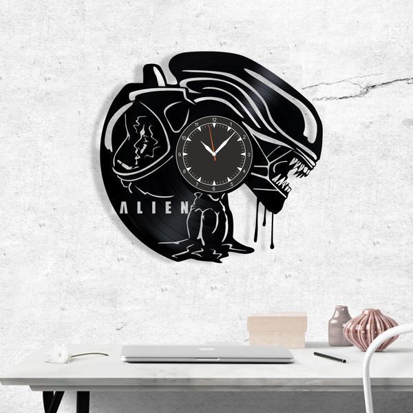 Настінний вініловий годинник Інопланетянин, діаметр 30см Vinyl-Clock-M-Alien-3 фото
