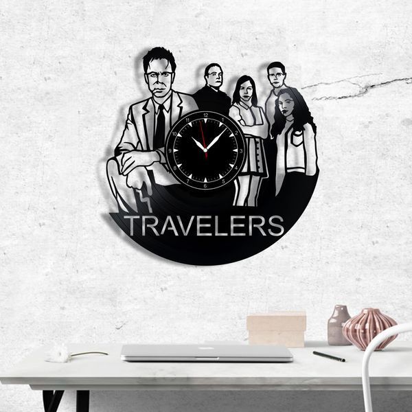 Настінний вініловий годинник Мандрівники, діаметр 30см Vinyl-Clock-M-Travelers-1 фото