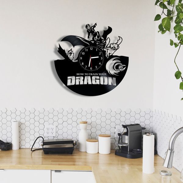 Настінний вініловий годинник Як приборкати дракона, діаметр 30см Vinyl-Clock-C-How to Train Your Dragon-1 фото